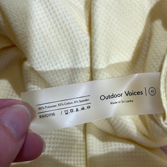 Outdoor Voices Light Yellow FastTrack Mesh Turtleneck Top - Picture 3 of 10